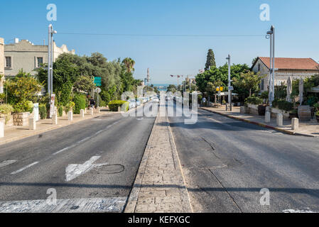 Israel, Haifa - 8. Oktober 2017: Sderot Ben Gurion in der deutschen Kolonie Stockfoto