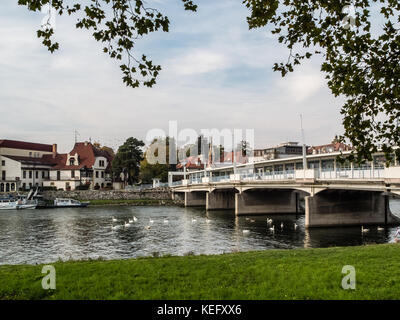 Fluss Vah in der Wellness-Stadt Piestany Stockfoto