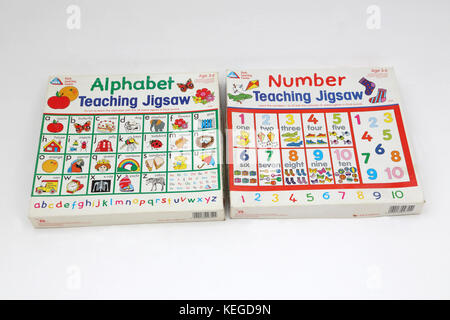 Early Learning Center Puzzle Alphabet und Zahlen Stockfoto