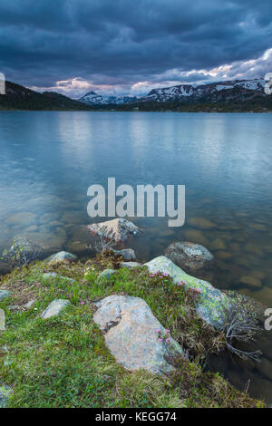 Outlet des Island Lake im Shoshone National Forest von Wyoming Stockfoto