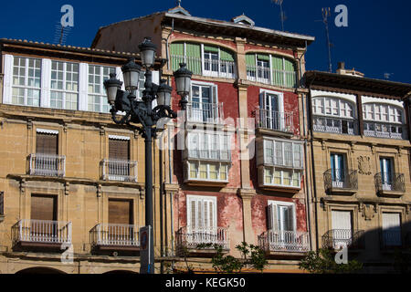 Traditionelle Architektur in der Stadt Haro in der Provinz La Rioja im Norden Spaniens Stockfoto