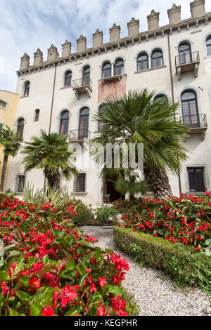 Palast der Kapitäne Malcesine am Gardasee Italien Stockfotografie Alamy