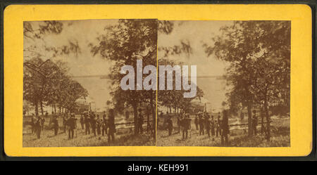 Gruppe von Menschen am Ufer des St. Croix River, von F. E. Loomis Stockfoto