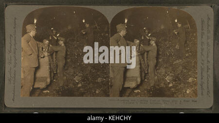 Brechen und Kohle in Bergwerken geladen, nachdem eine Explosion es, Scranton, Pennsylvania, USA, aus Robert N. Dennis Sammlung von stereoskopischen Ansichten 3 abgerissen wurde Stockfoto