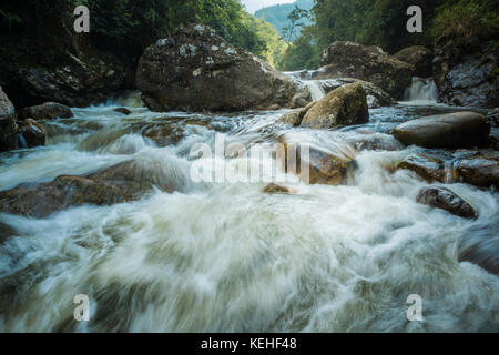 Silber Wasserfall in Cat Cat Dorf, Sapa, Vietnam Stockfoto