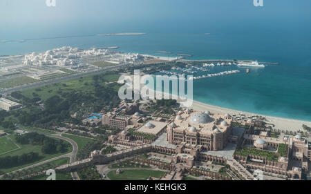 Luftaufnahme der Uferpromenade, Abu Dhabi, Vereinigte Arabische Emirate Stockfoto