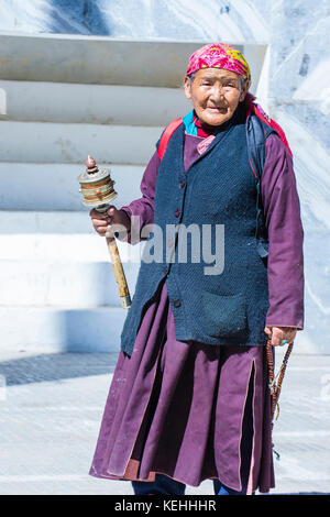 Portraite der Ladakhischen Frau während des Ladakh Festivals in Leh, Indien Stockfoto