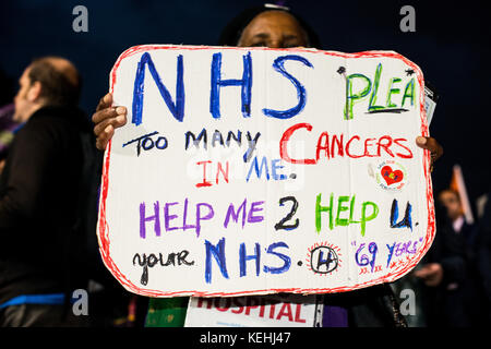 Tausende versammeln sich für Großbritannien und verdienen Eine Gehaltserhöhung - Ende der Lohngrenze jetzt protestmarsch und Demonstration durch die Straßen Londons. Stockfoto