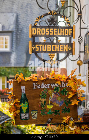 Rüdesheim am Rhein, Wein, Stadt in Deutschland, beliebte Kegelbahn Drosselgasse Stockfoto