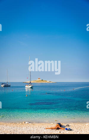 Pokonji dol Strand auf der Insel Hvar am Sommermorgen Stockfoto