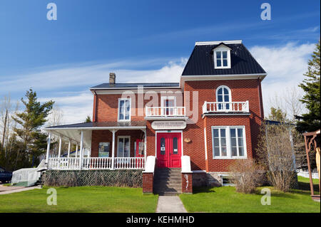 Maison du tourisme (Touristeninformation), Tadoussac, Provinz Quebec, Kanada. Stockfoto