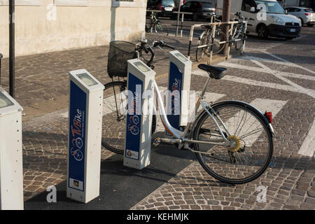 Tv bike, die kommunalen Fahrrad Regelung in Treviso. Stockfoto