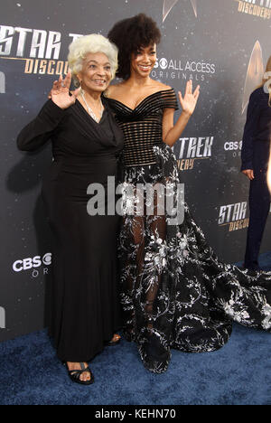 Star Trek: Discovery Premiere arclight Cinerama Dome in Hollywood statt - bei Anreise mit: Nichelle Nichols, sonequa Martin - Grün, wo: Los Angeles, Kalifornien, Vereinigte Staaten, wenn: 20 Sep 2017 Credit: Adriana barraza/wenn.com m. Stockfoto