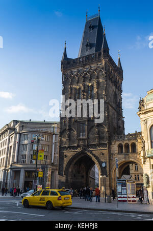 Tschechische Republik, Prag - Oktober 02, 2017: das Aussehen einer wunderbaren europäischen Stadt. Prague Old Town Square und Kirche der Mutter Gottes vor Tyn Stockfoto