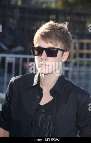 Hollywood, CA - 14. AUGUST: Justin Bieber kommt bei den Do Something Awards 2011 in Hollywood Palladium am 14. August 2011 in Hollywood, Kalifornien, an. Personen: Justin Bieber Kredit: Hoo-me.com/MediaPunch Stockfoto