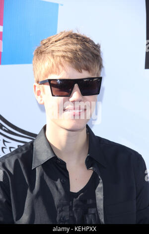 Hollywood, CA - 14. AUGUST: Justin Bieber kommt bei den Do Something Awards 2011 in Hollywood Palladium am 14. August 2011 in Hollywood, Kalifornien, an. Personen: Justin Bieber Kredit: Hoo-me.com/MediaPunch Stockfoto
