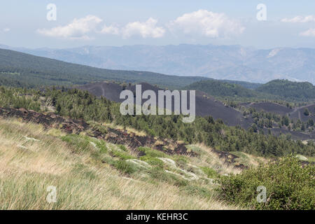 Wandern in der Nähe des Rifugio citelli, Ätna Stockfoto