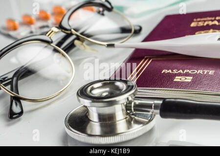 Grundlegende Medizin Elemente ins Ausland zu reisen, konzeptionelle Bild Stockfoto