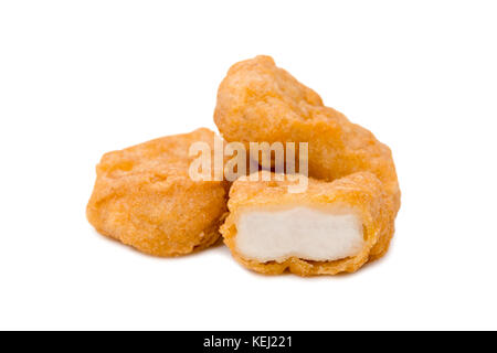 Fried Chicken Nuggets auf weißem Hintergrund Stockfoto