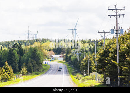 Gaspesie Coast Road Trip in Québec, Kanada mit Windkraftanlagen in Minou Stockfoto