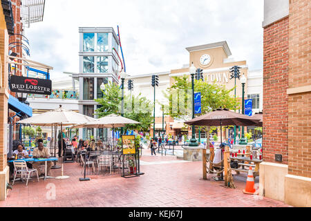 Silver Spring, USA - 16. September 2017: Innenstadt von Stadt in Maryland mit Shopping Mall, Restaurants und Geschäfte Stockfoto