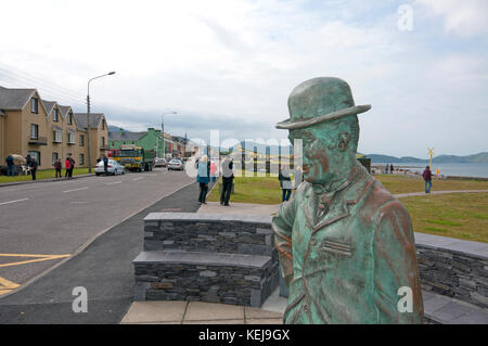 Statue von Charlie Chaplin (1889 1977) an der Küste in Waterville, County Kerry, Irland Stockfoto