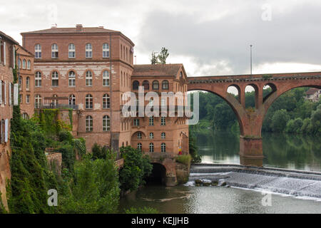 Blick auf die Bischofsstadt Albi und des Flusses Tarn. Albi, Frankreich Stockfoto