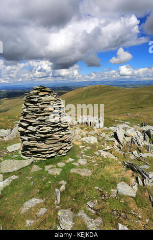 Cairns auf Artle Crag, Branstree fiel, Haweswater Reservoir, Nationalpark Lake District, Cumbria County, England, UK Branstree fiel ist einer der 214 Stockfoto