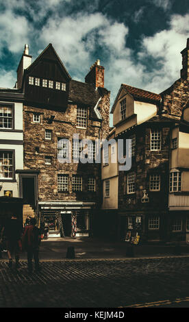 Edinburgh Architektur mit Touristen, Edinburgh, Schottland. Stockfoto