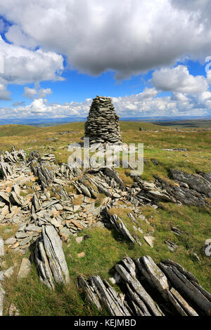 Cairns auf Artle Crag, Branstree fiel, Haweswater Reservoir, Nationalpark Lake District, Cumbria County, England, UK Branstree fiel ist einer der 214 Stockfoto