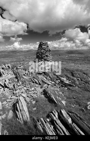 Cairns auf Artle Crag, Branstree fiel, Haweswater Reservoir, Nationalpark Lake District, Cumbria County, England, UK Branstree fiel ist einer der 214 Stockfoto