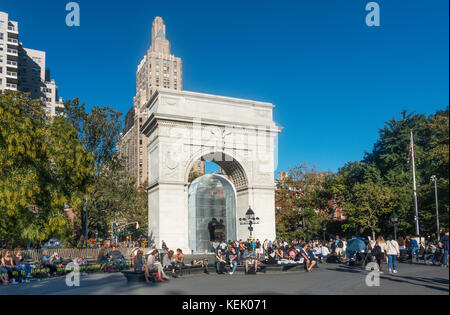 Ai Weiwei Washington Square Arch Skulptur in Greenwich Village in New York City Stockfoto