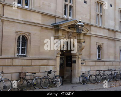 Universität Cambridge, Cambridge, UK. 21. Oktober, 2017. Grad Zeremonie tag an der Universität Cambridge, Cambridge, UK Credit: Nastja m/alamy leben Nachrichten Stockfoto