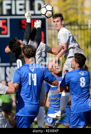 Washington, DC, USA. 21 Okt, 2017. 20171021 - Seton Hall Torwart PEYTON ELDER (0) löscht ein Georgetown Eckball in der zweiten Hälfte bei Shaw Feld in Washington. Credit: Chuck Myers/ZUMA Draht/Alamy leben Nachrichten Stockfoto