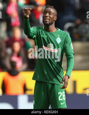 Köln, Deutschland. Oktober 2017. Köln, Deutschland 22. Oktober 2017, Bundesliga Spieltag 9, 1. FC Köln - SV Werder Bremen: Lamine Sane (Bremen) gibt Anweisungen. Quelle: Jürgen Schwarz/Alamy Live News Stockfoto