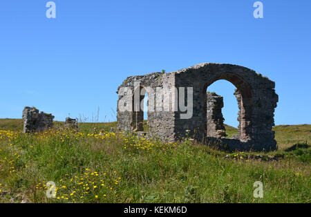 Die zerstörte Kirche St. Dwynwen auf llanddwyn Island, Anglesey, Wales Stockfoto