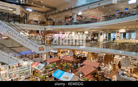 Eataly Food Stores in Mailand, Via 25 Aprile, Italien Stockfoto