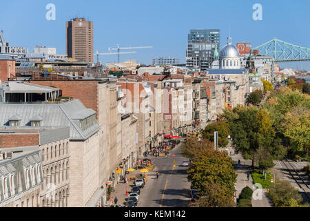 Montreal, CA - 21. Oktober 2017: Luftaufnahme des Alten Hafen von Montreal, mit Jacques Cartier Brücke und Bonsecours Market Stockfoto