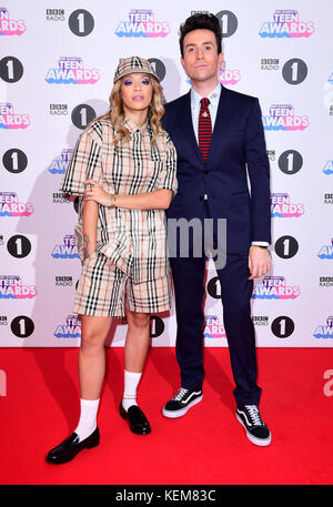 Rita ora und Nick grimshaw jugendlich an bbc radio 1 Awards, an der sse-Arena, Wembley, London. Stockfoto