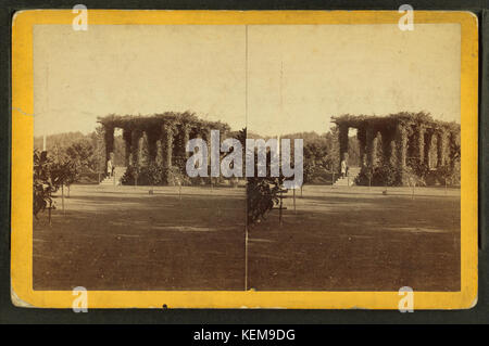 Dieses Foto zeigt einen Pavillon auf dem Vicksburg Cemetery, entworfen von A. L. Blanks, ein bemerkenswertes architektonisches Merkmal der Stätte, das mit dem Amerikanischen Bürgerkrieg in Verbindung gebracht wurde. Stockfoto