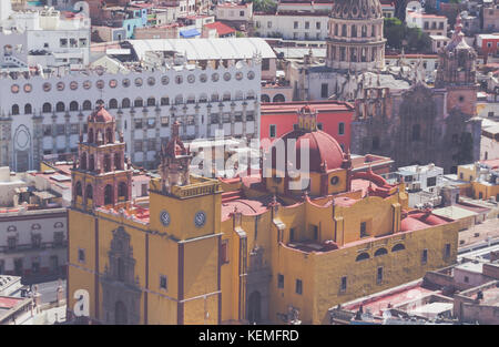 Leon, Guanajuato/Mexiko - 06. 22. 2017: aereal Blick auf Basilika Colegiata Stockfoto