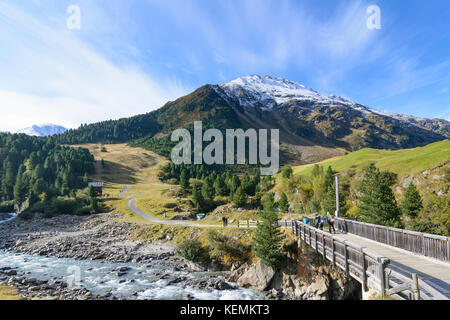 Brücke an Dorf Vent, stream Venter Ache, Sölden, Ötztaler Alpen, Tirol, Tirol, Österreich Stockfoto