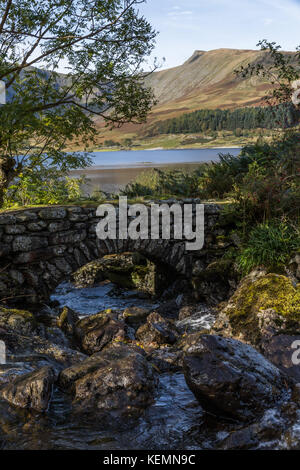 Ein Blick über haweswater mit einem kleinen Steg pike zu kidsty in mardale im Eden Valley im Lake District Stockfoto