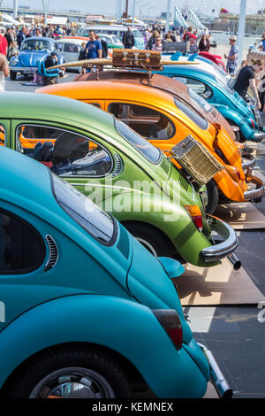 Den Haag, Niederlande - 21 Mai, 2017: VW classic beetle Fahrzeuge am Strand von Scheveningen Car Show Stockfoto