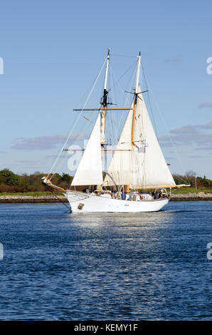 134 Fuß hohen Schiff Corwith Cramer auf Cape Cod. Das Schiff ist ein Forschungsschiff durch das Meer Bildung Verband der Woods Hole, Cape Cod, MA USA betrieben Stockfoto