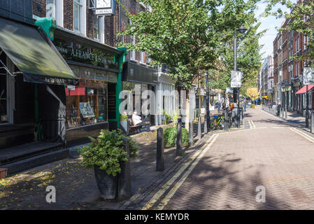 Blick entlang der Lämmer der Conduit Street, Bloomsbury, London. Stockfoto