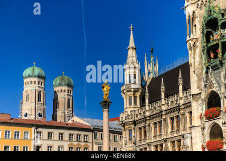 Marienkirche und Rathausplatz in München, Deutschland Stockfoto