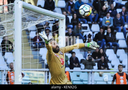 Salvatore sirigu (Torino FC) während der Serie ein Fußballspiel zwischen Torino fc und as Roma im Stadio Grande Torino am 22. Oktober 2017 in Turin, Italien. Credit: Fabio Udine/alamy leben Nachrichten Stockfoto