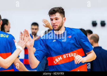 21. Oktober 2017: Bogdan Popa #23 (CSM Steaua Bukarest) während des LNBM - Männer National Basketball League Spiels zwischen CSM Steaua Bukarest und BC Mures Targu-Mures im Sala Regimentul de Garda Mihai Viteazul, Bukarest, Rumänien ROU. Copyright: Cronos/Catalin Soare Stockfoto