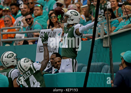 Miami Gardens, Florida, USA. 22 Okt, 2017. New York Jets wide receiver robby Anderson feiert nach einem Touchdown. Miami Dolphins gegen New York Jets. hard rock Stadium, Miami Gardens, fl. okt. 22, 2017 John mccall, South Florida Sun sentinel Credit: Sun-Sentinel/zuma Draht/alamy leben Nachrichten Stockfoto